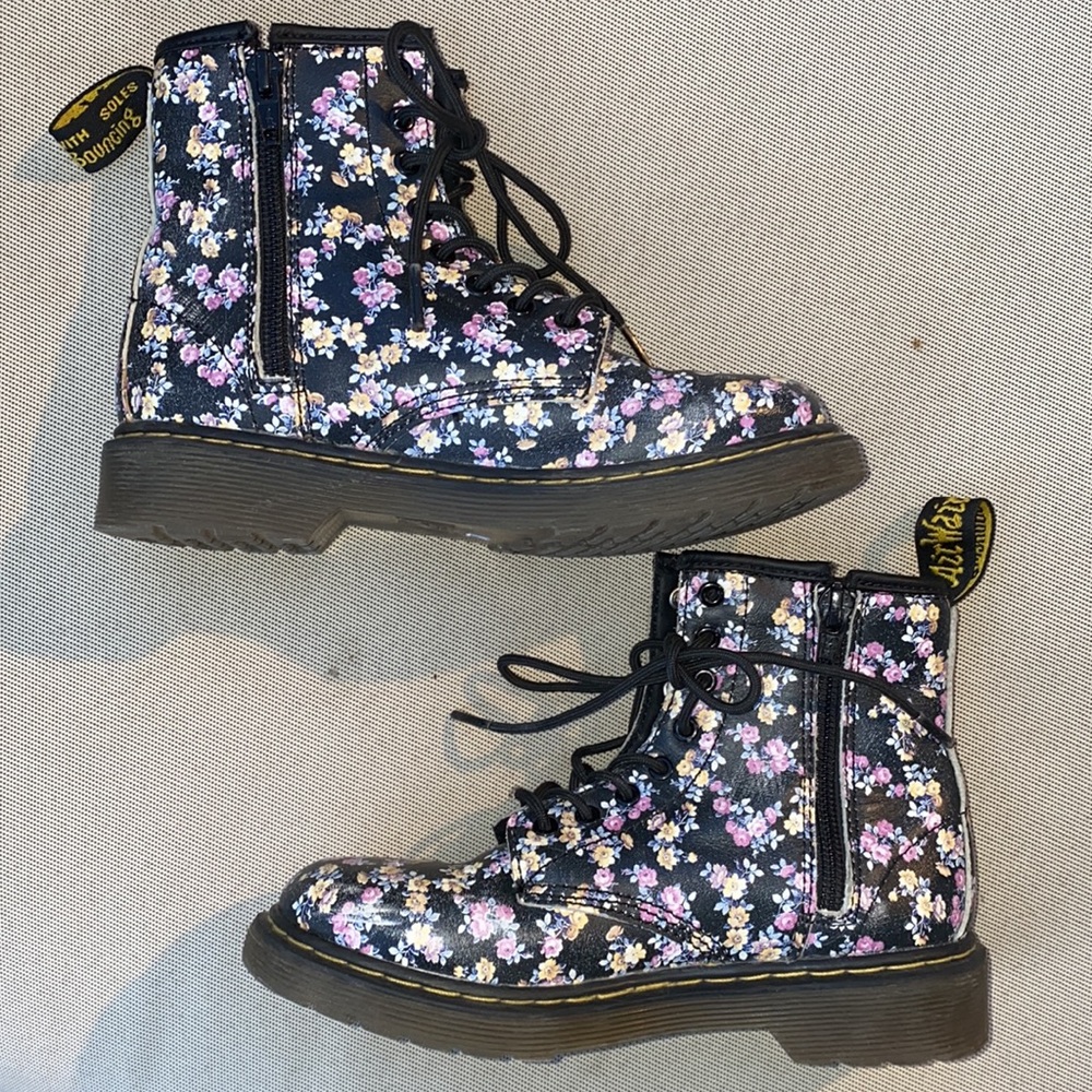Dr. Martens Kids Floral Lace-Up Combat Boots - Black with Pink & White Flowers